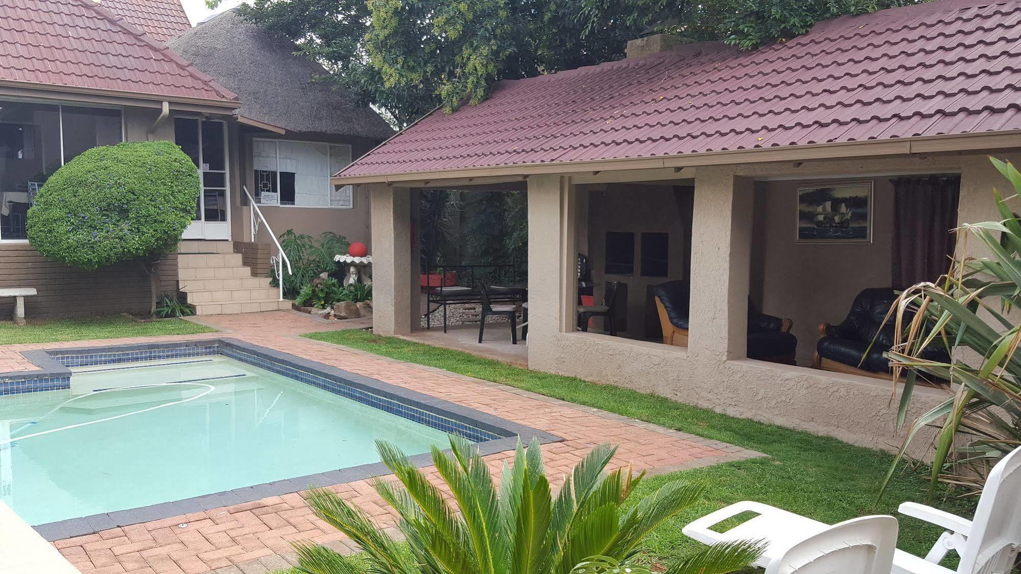 African Sky Guest House Krugersdorp Exterior foto